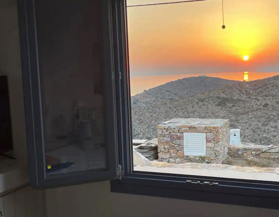 Ambeli house in Folegandros - Moniasma sunset living