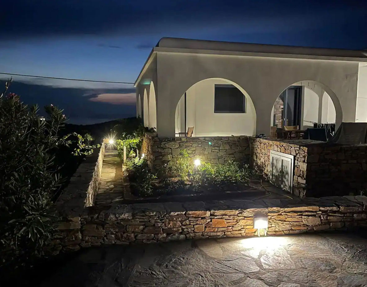 Ambeli house in Folegandros - Moniasma sunset living