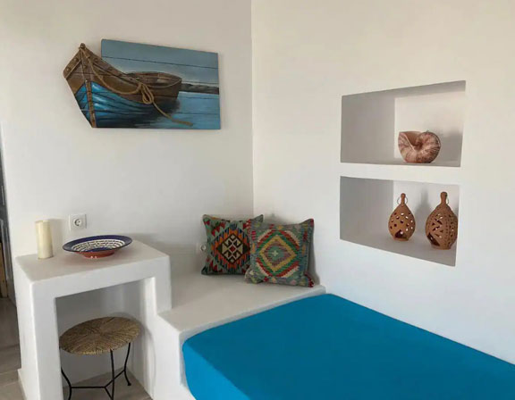 Ambeli house in Folegandros - Moniasma sunset living