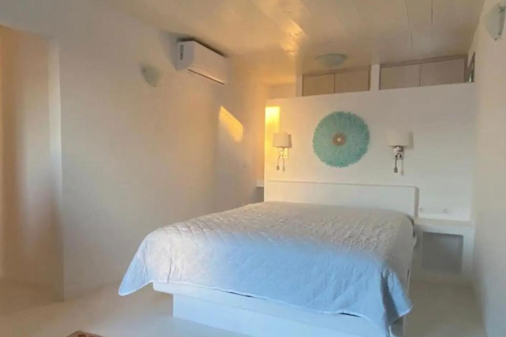 Moniasma Folegandros, Vrachies residence