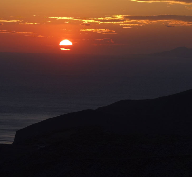Accommodation at Moniasma sunset living in Folegandros